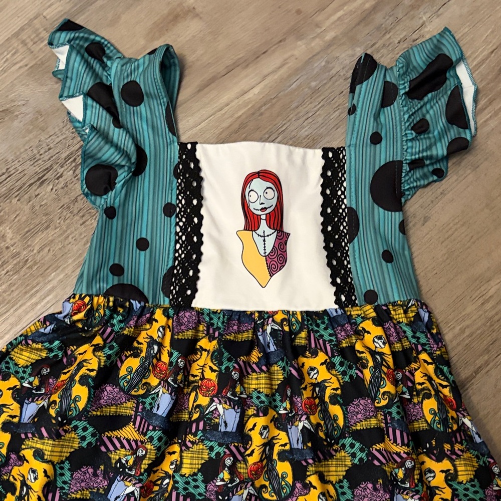 Colorful Ruffled Dress with Character Print - Picture 3 of 5
